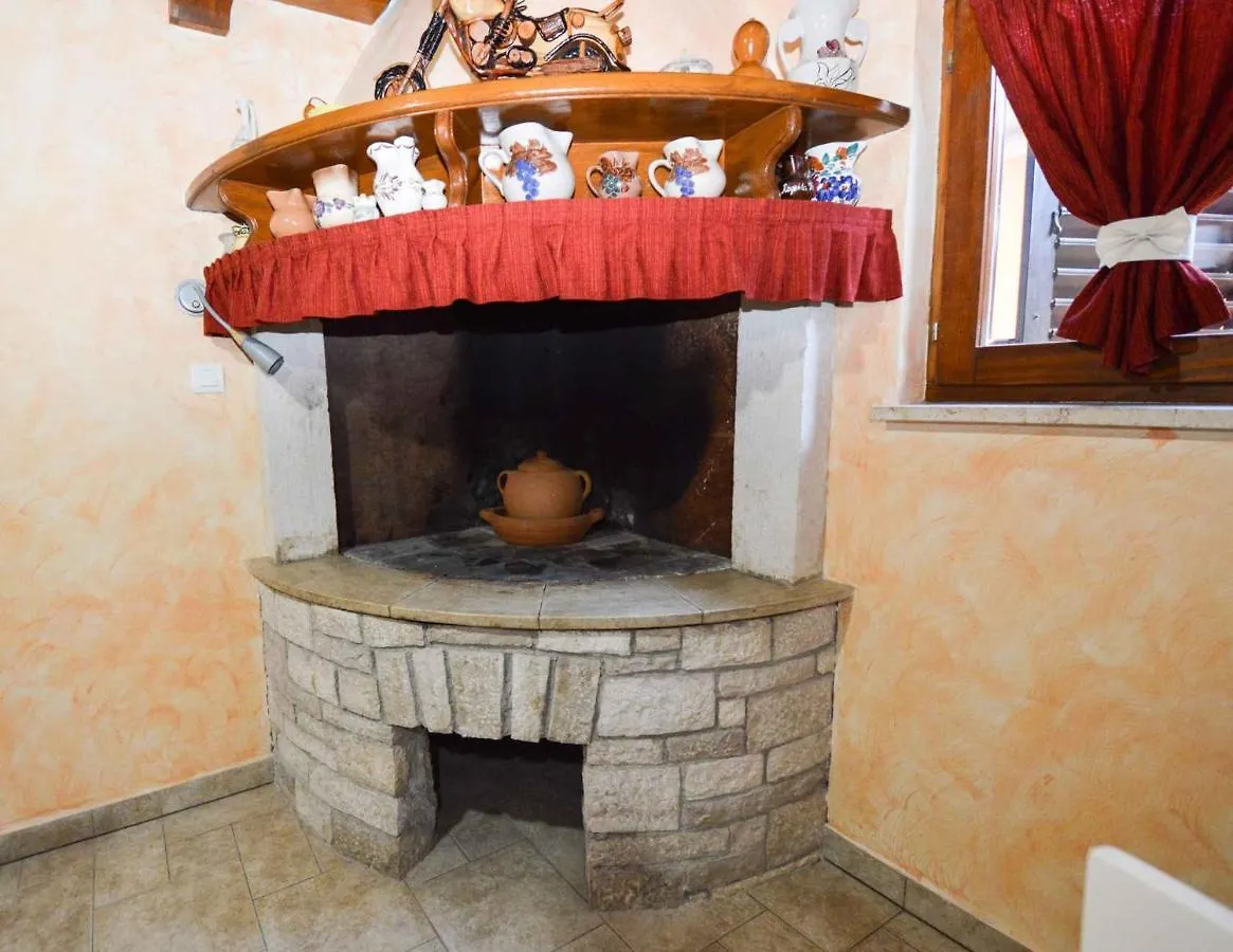 Apartment In Veli Vrh Pula