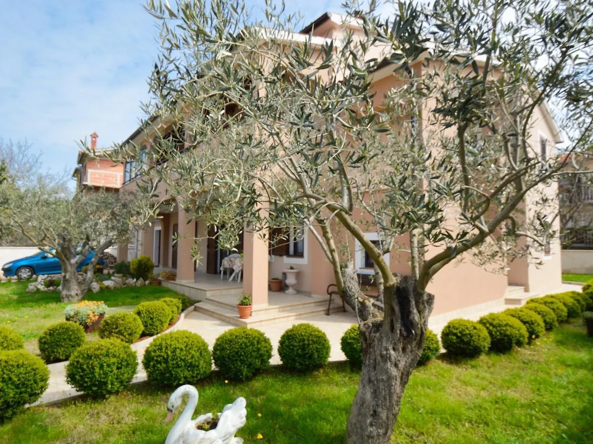 Apartment In Veli Vrh Pula